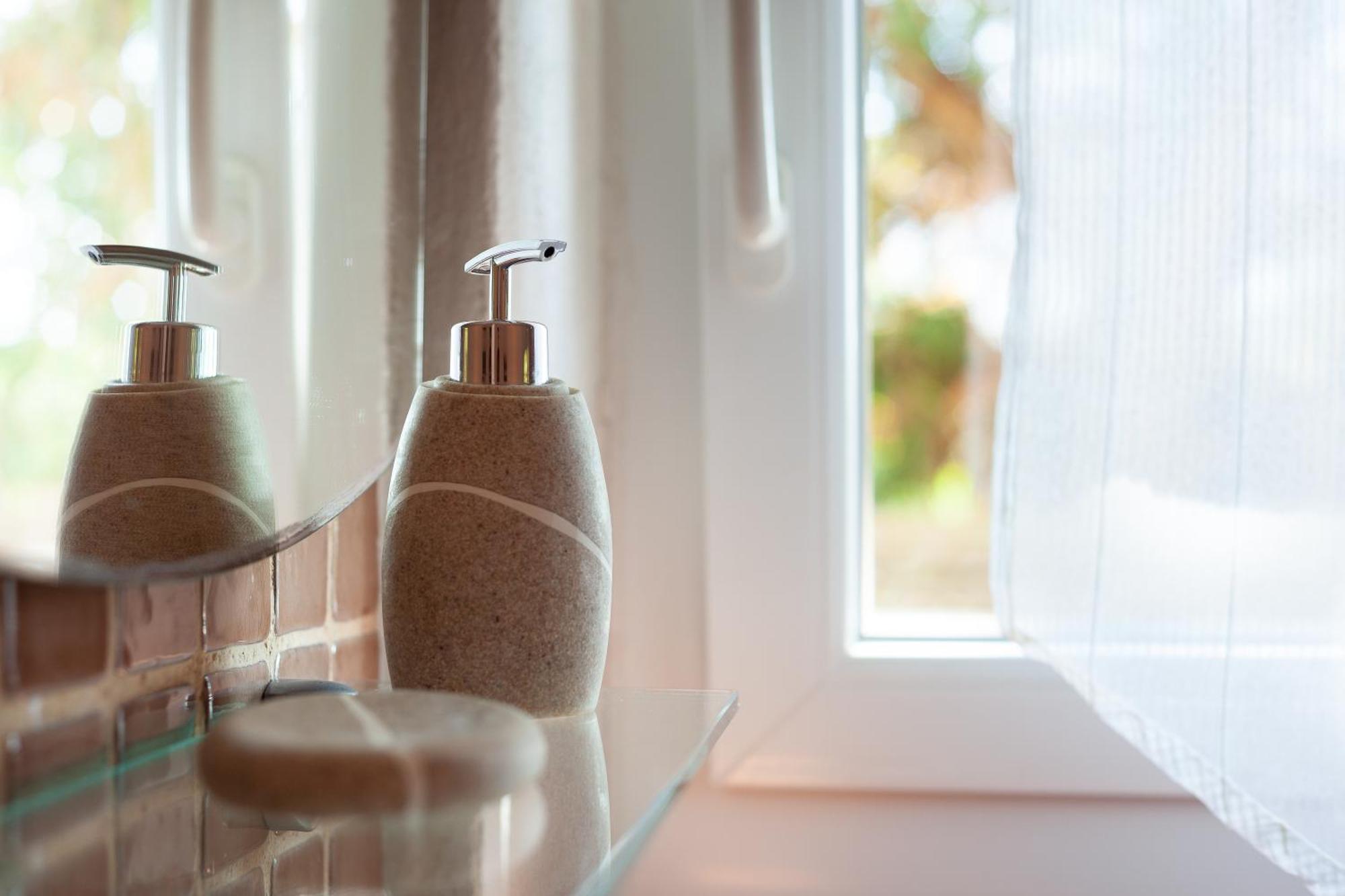 Somptueux Appartement Avec Jardin Cassis Bagian luar foto