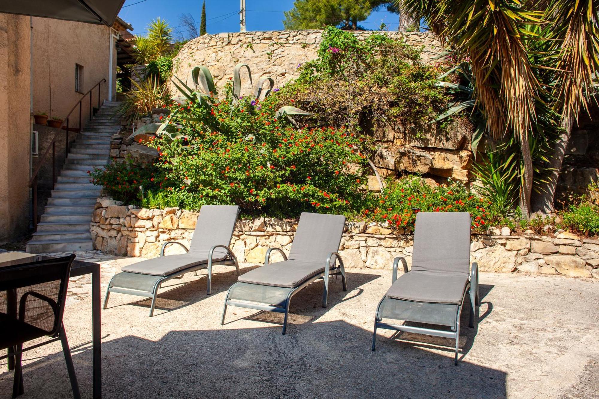 Somptueux Appartement Avec Jardin Cassis Bagian luar foto